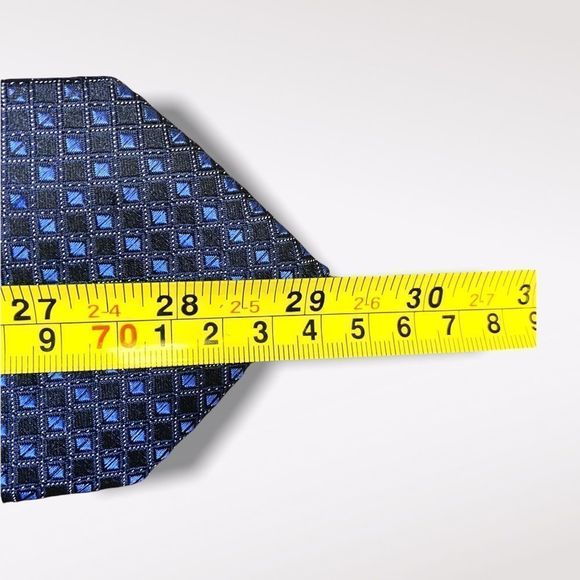 Michael KORS | Checkered Tie - Picture 4 of 5